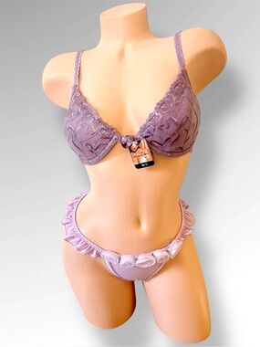 Vintage Victoria's Secret Embroidered Miracle Bra set with dolls kill thong NWT